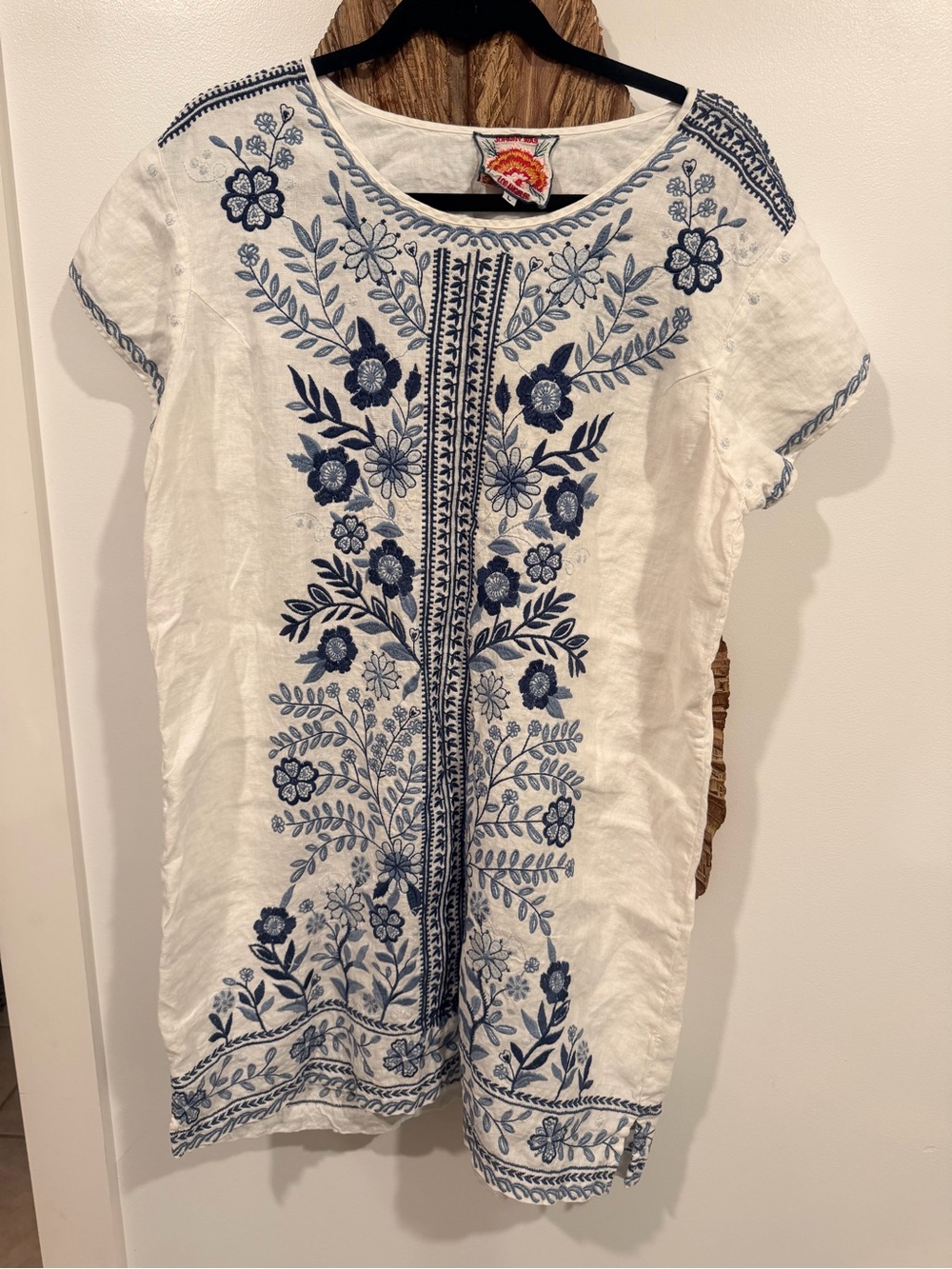 Johnny Was White Tunic Dress with Blue Floral Embroidery Size Large - Stunning